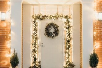 Bas de porte en caoutchouc pour améliorer l'isolation d'une entrée