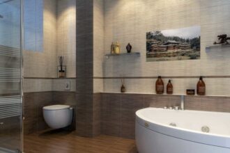 Carrelage en ciment et faïence pour salle de bain moderne