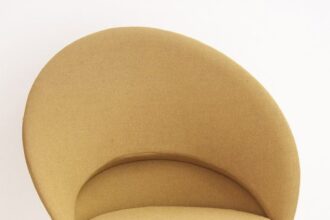 Chaise Panton emblématique dans un intérieur moderne élégant