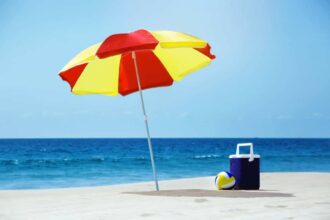 Conseils pour choisir et entretenir un parasol contre le soleil