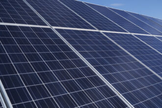 Panneaux solaires : ce que les particuliers doivent vraiment savoir avant de se lancer