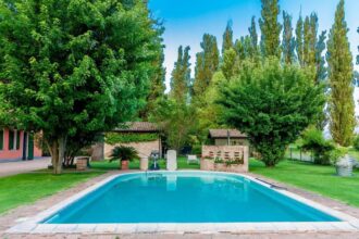 Parez votre extérieur de la touche ultime : une piscine !