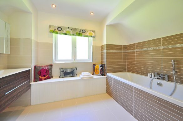 salle de bain lumineuse