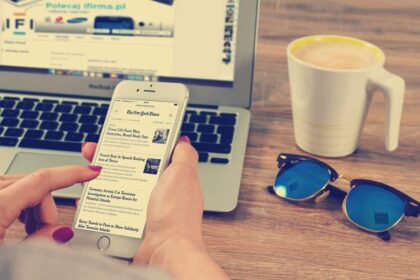 lecture des journaux sur mobile